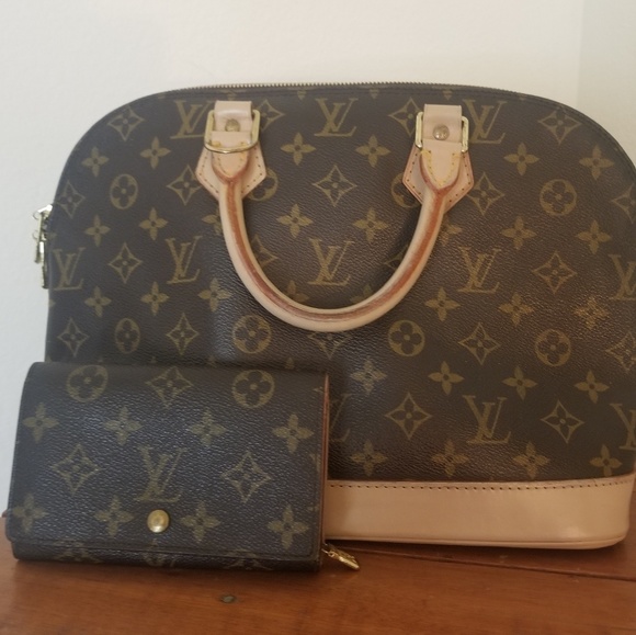 Louis Vuitton Handbags - Authentic LV Bundle